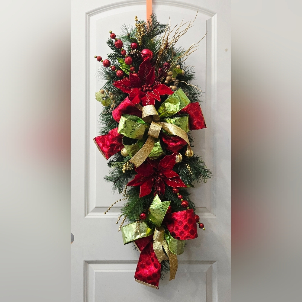 Sparkling Green & Red Christmas Swag